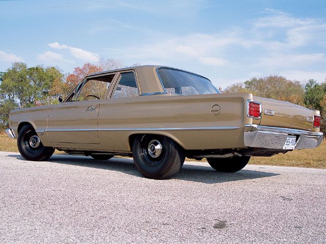 mopp_0503_04_z+1966_plymouth_belvedere_i+left_rear_view.jpg